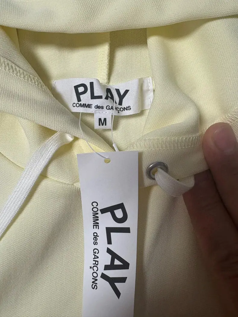 PLAY Brand Label & Tag Detail